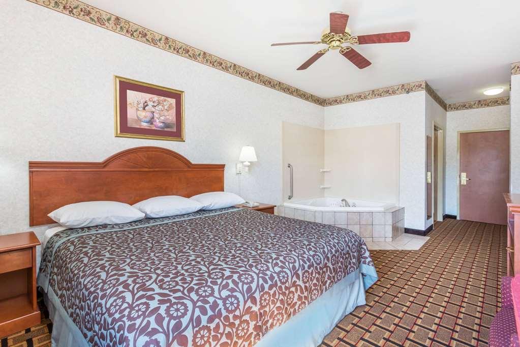 Days Inn By Wyndham, Glen Allen - Richmond North Room photo